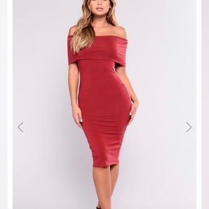 Fashion Nova off the shoulders dress NWT
